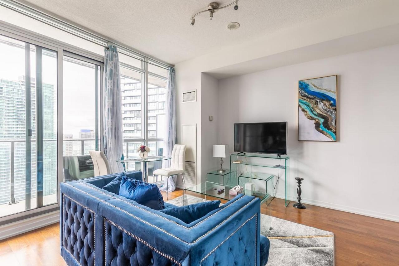 Gorgeous 1Br W/Parking Across The Scotiabank Arena Apartment Toronto Exterior photo